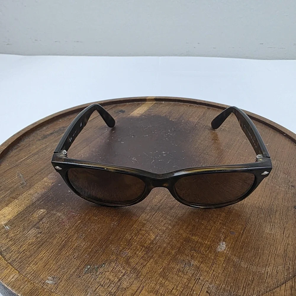 Ray-Ban RB2132 New Wayfarer Sunglasses Mens 55-18 Tortoise Tinted Italy 902L